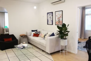 Gulliver Mall Apartment - Central Kyiv