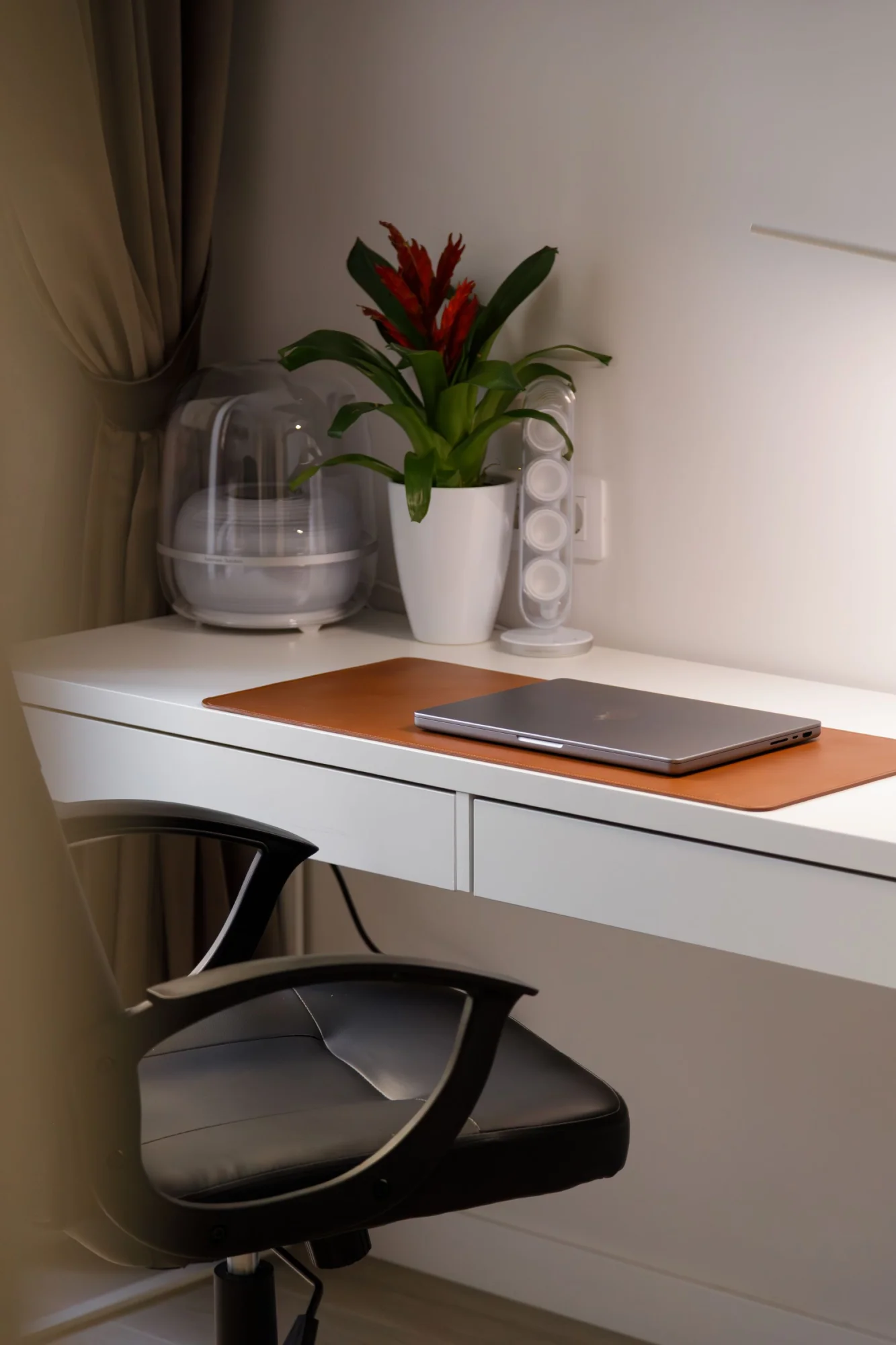desk3.jpg